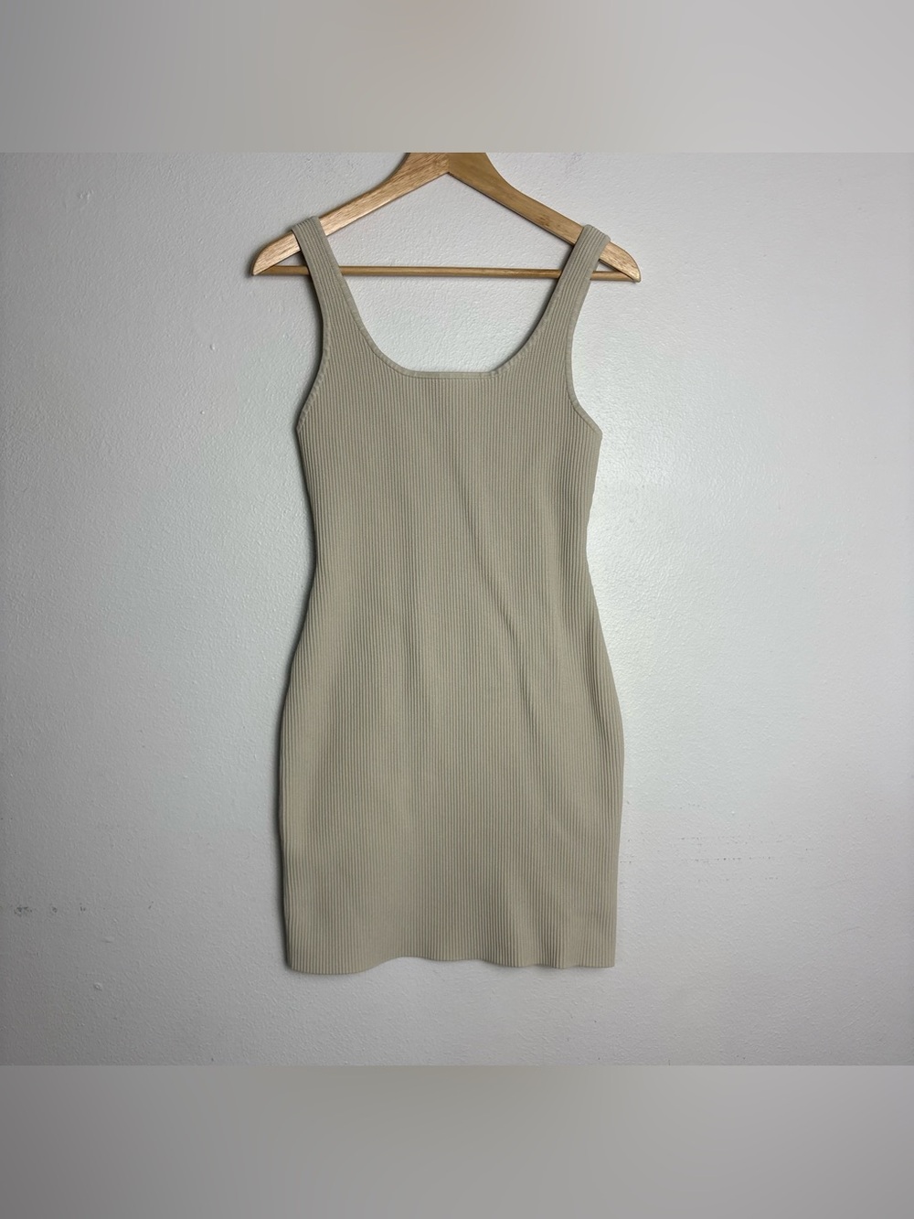 Babaton Sculpt Knit Squareneck Mini Dress Beige Size Medium Neutral Bodycon‎